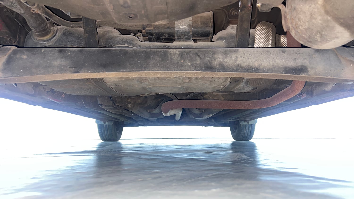Used 2015 Hyundai Elite i20 Sportz 1.2 Petrol Manual extra REAR UNDERBODY VIEW (TAKEN FROM REAR)