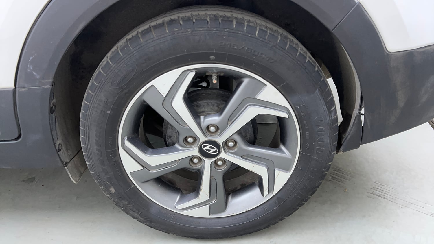 Used 2019 Hyundai Creta SX 1.6 AT Petrol Petrol Automatic tyres LEFT REAR TYRE RIM VIEW