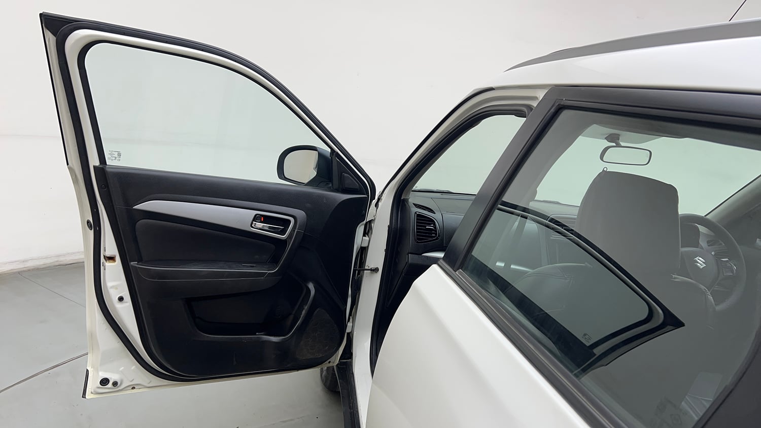 Used 2022 maruti-suzuki Vitara Brezza ZXi Petrol Manual interior LEFT FRONT DOOR OPEN VIEW