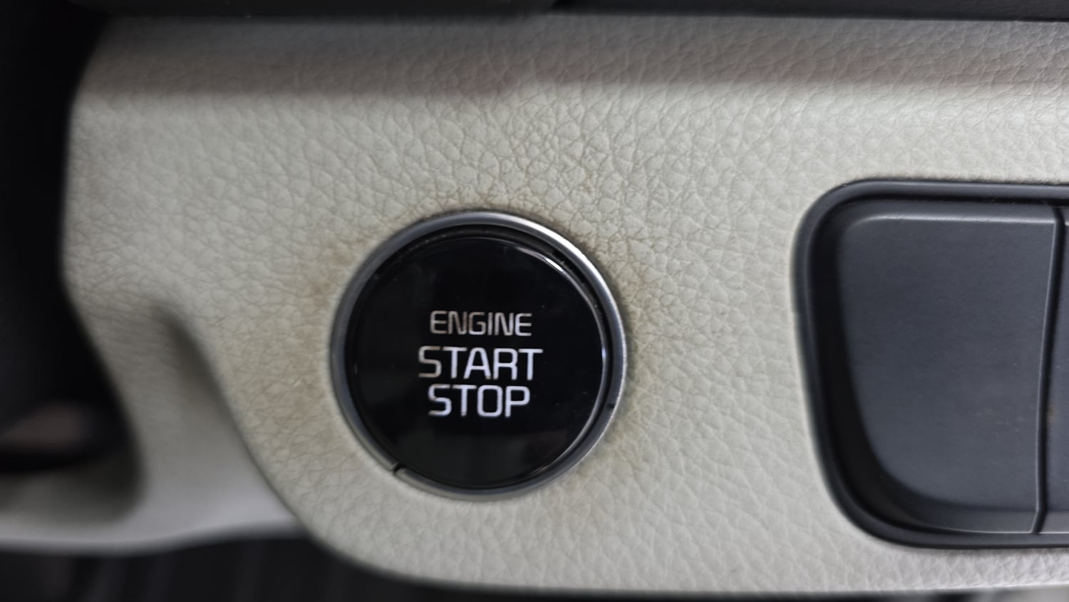 Used 2020 Kia Seltos HTX IVT 1.5 Petrol Automatic top_features Keyless start