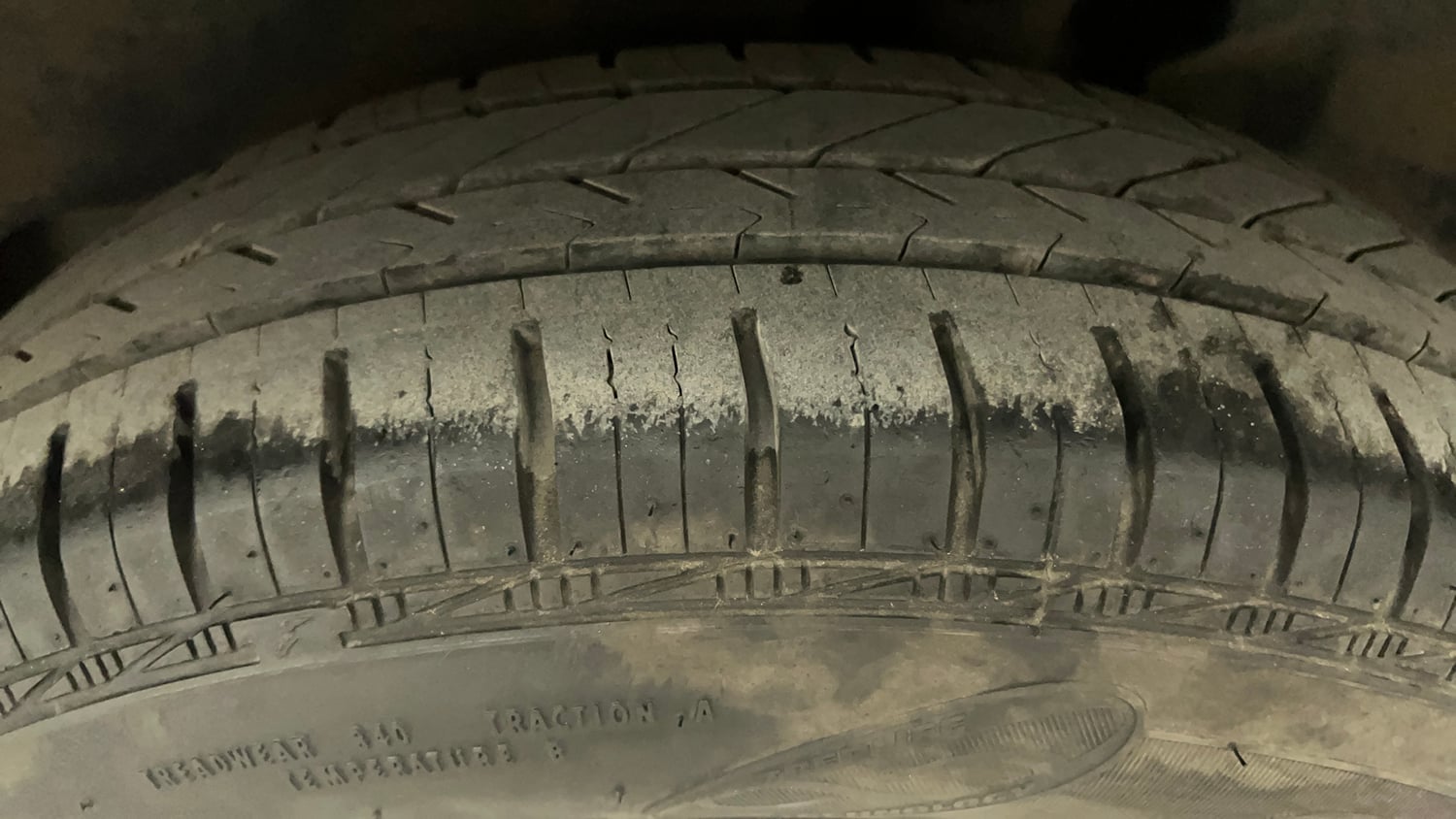 Used 2018 Maruti Suzuki Dzire VDi AMT Diesel Automatic tyres LEFT REAR TYRE TREAD VIEW