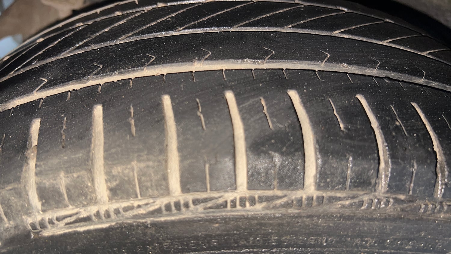 Used 2016 Hyundai Grand i10 Sportz 1.2 Kappa VTVT Petrol Manual tyres RIGHT REAR TYRE TREAD VIEW