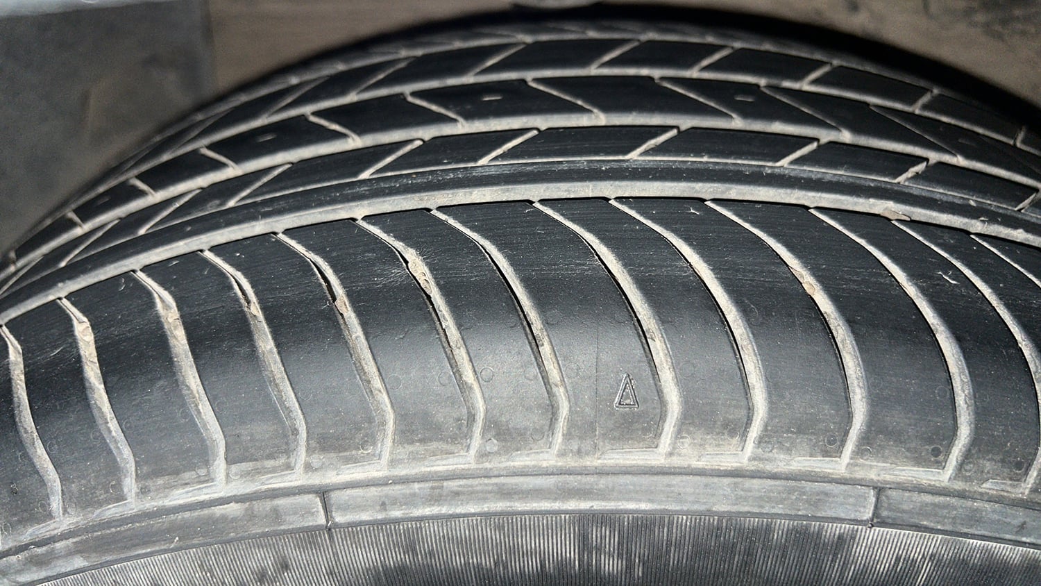 Used 2024 Tata Nexon Creative Plus 1.2 iCNG Cng Manual tyres RIGHT REAR TYRE TREAD VIEW