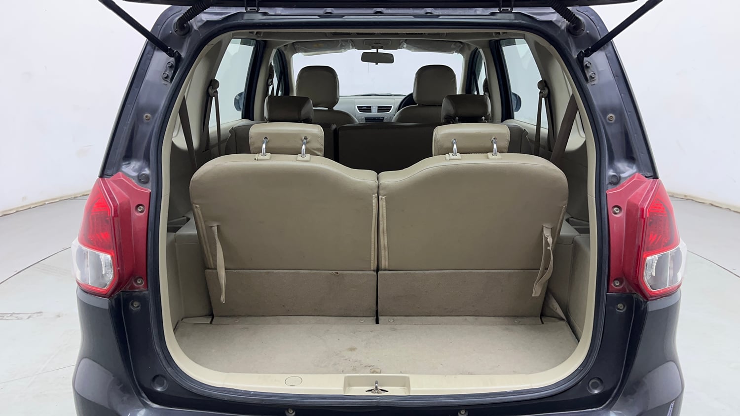 Used 2018 Maruti Suzuki Ertiga ZXI Petrol Manual interior DICKY INSIDE VIEW