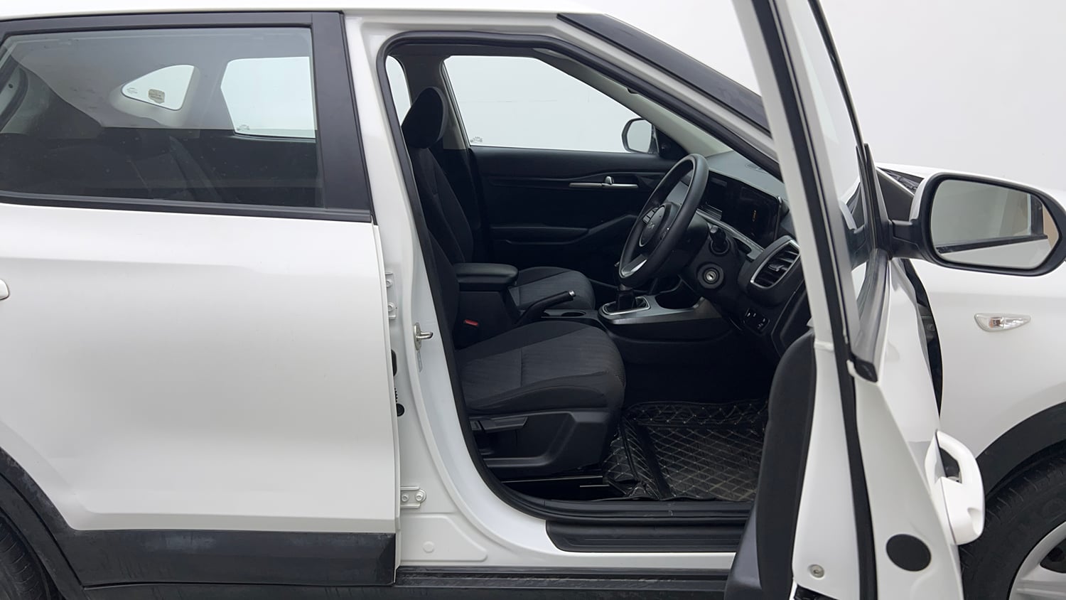 Used 2024 Kia Seltos HTE 1.5 Diesel MT Diesel Manual interior RIGHT SIDE FRONT DOOR CABIN VIEW