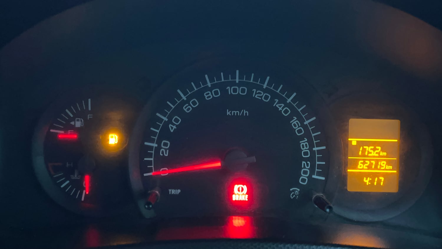 Used 2016 Maruti Suzuki Swift Lxi (O) Petrol Manual interior CLUSTERMETER VIEW