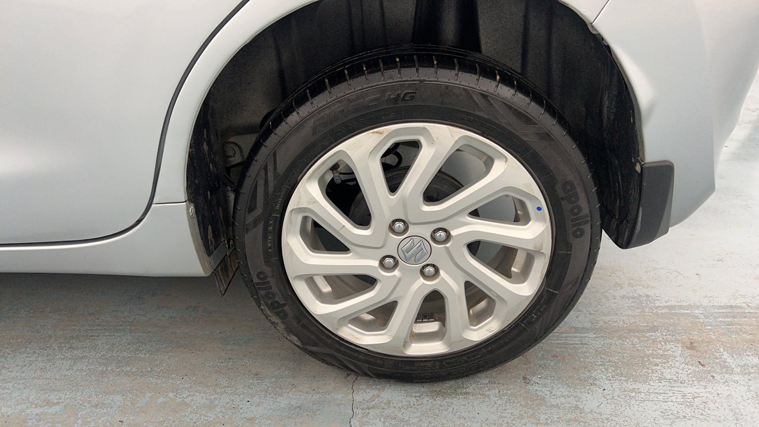 Used 2023 Maruti Suzuki Baleno Zeta MT Petrol Manual tyres LEFT REAR TYRE RIM VIEW