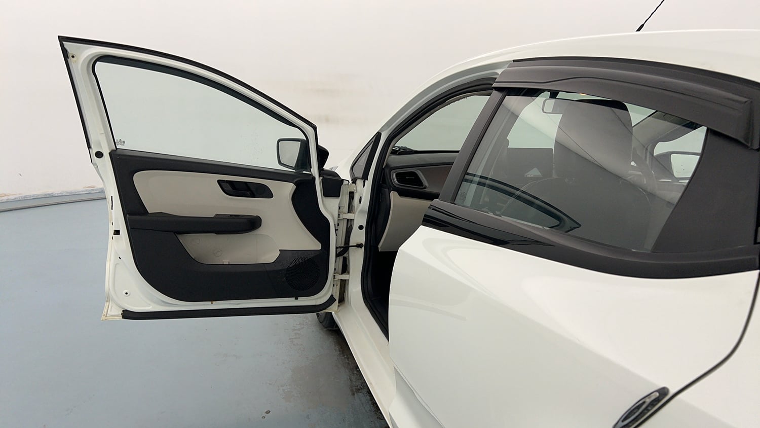 Used 2024 Tata Altroz XE Plus Diesel Diesel Manual interior LEFT FRONT DOOR OPEN VIEW