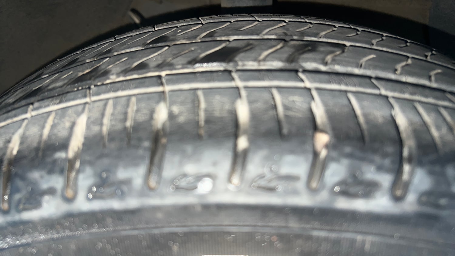 Used 2024 Hyundai Grand i10 Nios Sportz 1.2 Kappa AMT Petrol Automatic tyres RIGHT FRONT TYRE TREAD VIEW