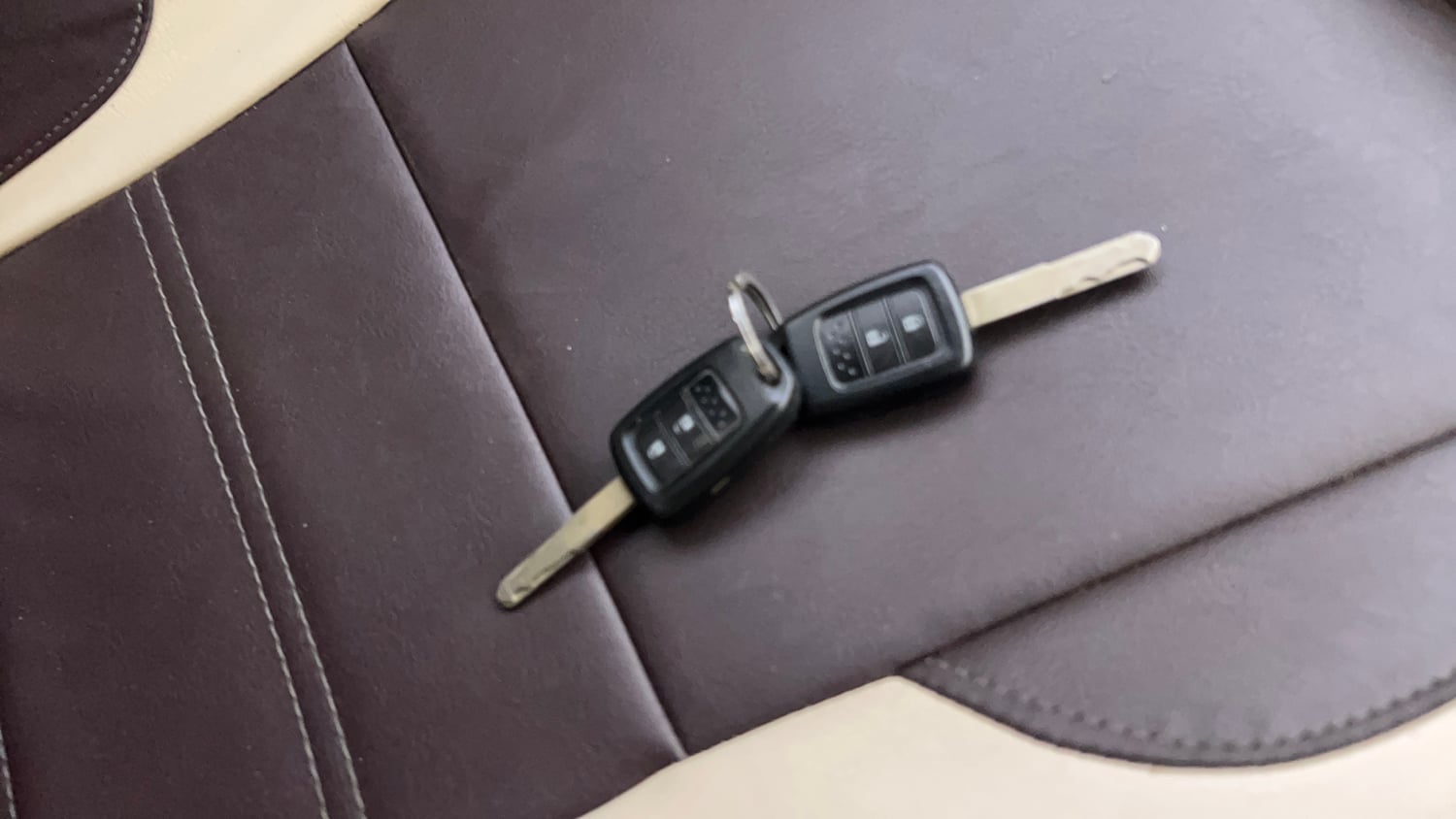 Used 2016 Honda City V Petrol Manual extra CAR KEY VIEW