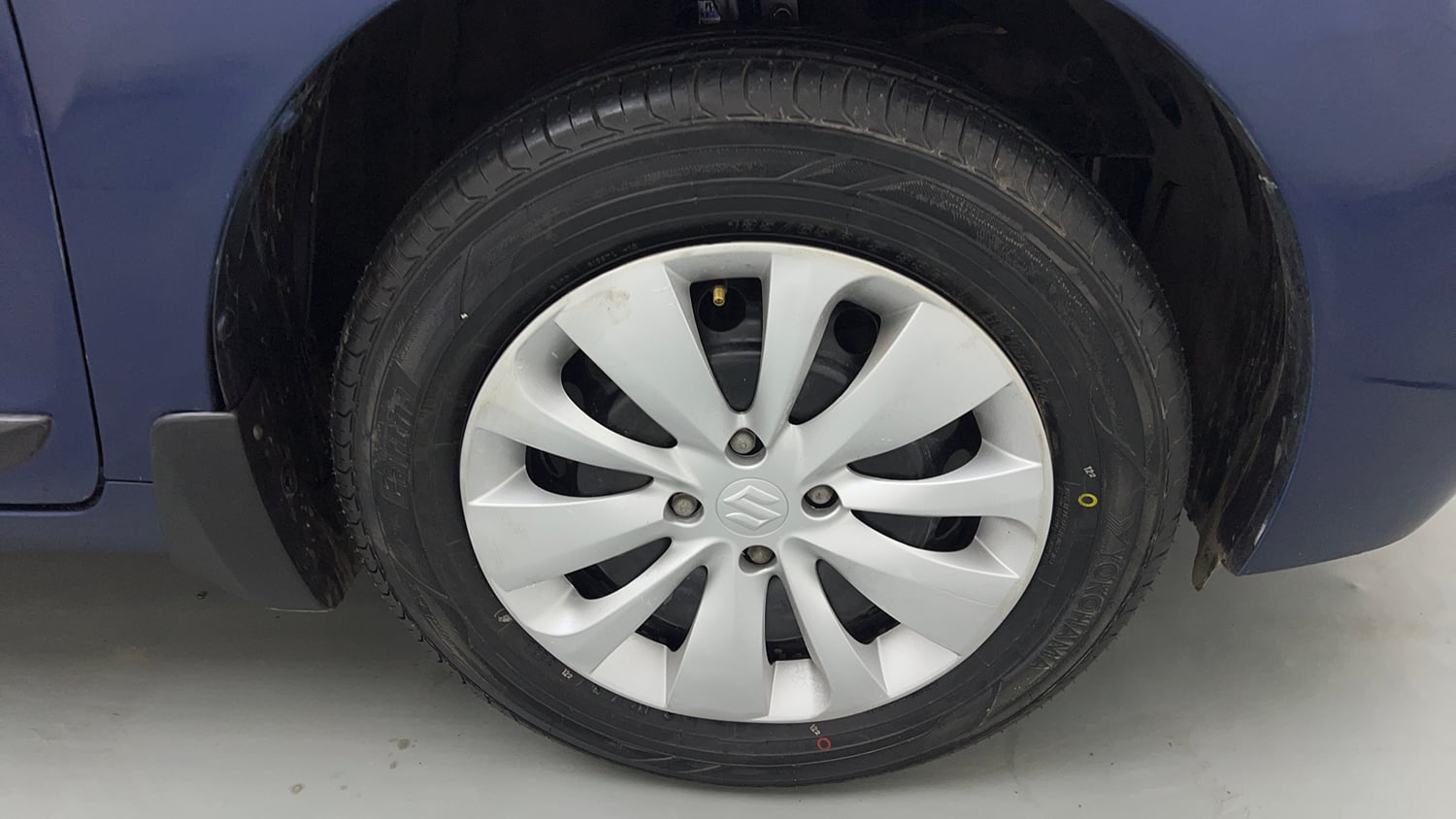 Used 2018 Maruti Suzuki Baleno Delta 1.2 Petrol Manual tyres RIGHT FRONT TYRE RIM VIEW