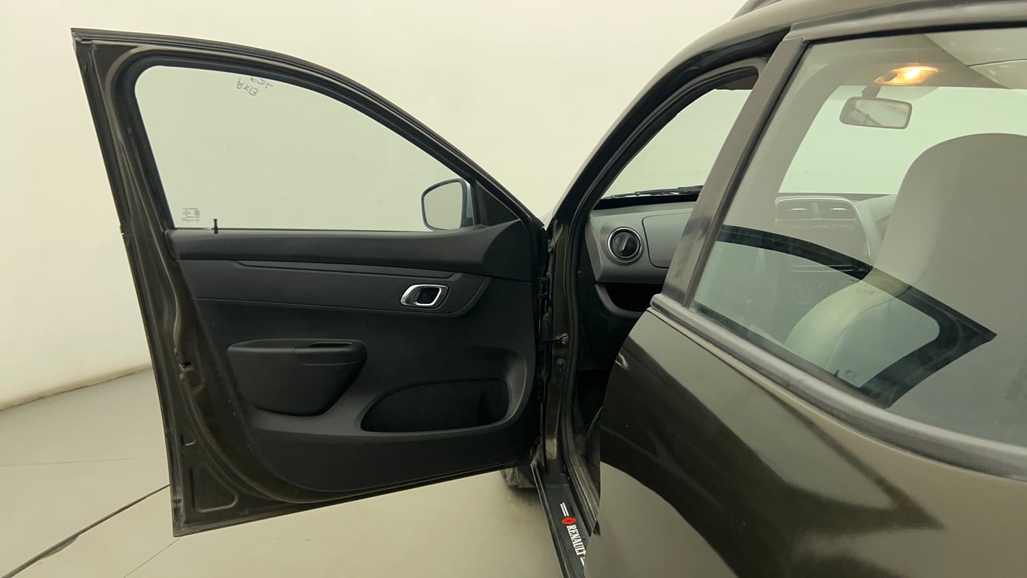 Used 2019 Renault Kwid RXT (O) 1.0 SCE Edition Petrol Manual interior LEFT FRONT DOOR OPEN VIEW