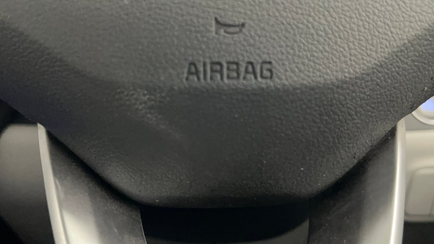 Used 2020 Hyundai Grand i10 Nios Asta AMT 1.2 Kappa VTVT Petrol Automatic top_features Airbags