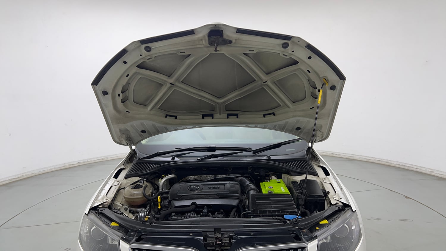 Used 2017 Skoda Octavia 1.8 TSI Ambition Plus AT Petrol Automatic engine ENGINE & BONNET OPEN FRONT VIEW
