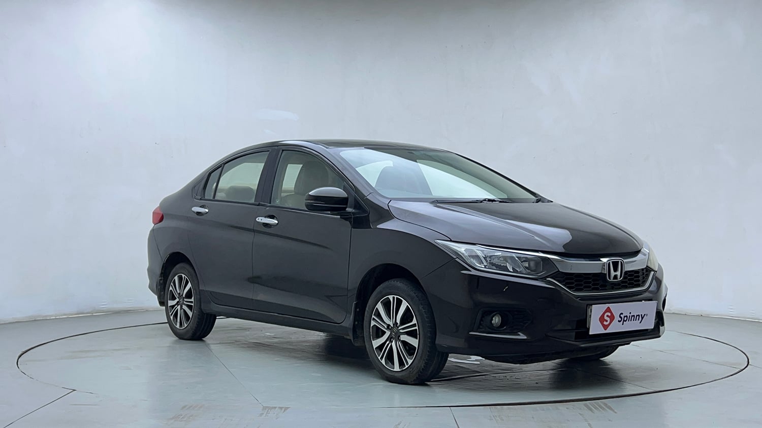 Used 2022 Honda City 4th Generation V Petrol Petrol Manual exterior RIGHT FRONT CORNER VIEW