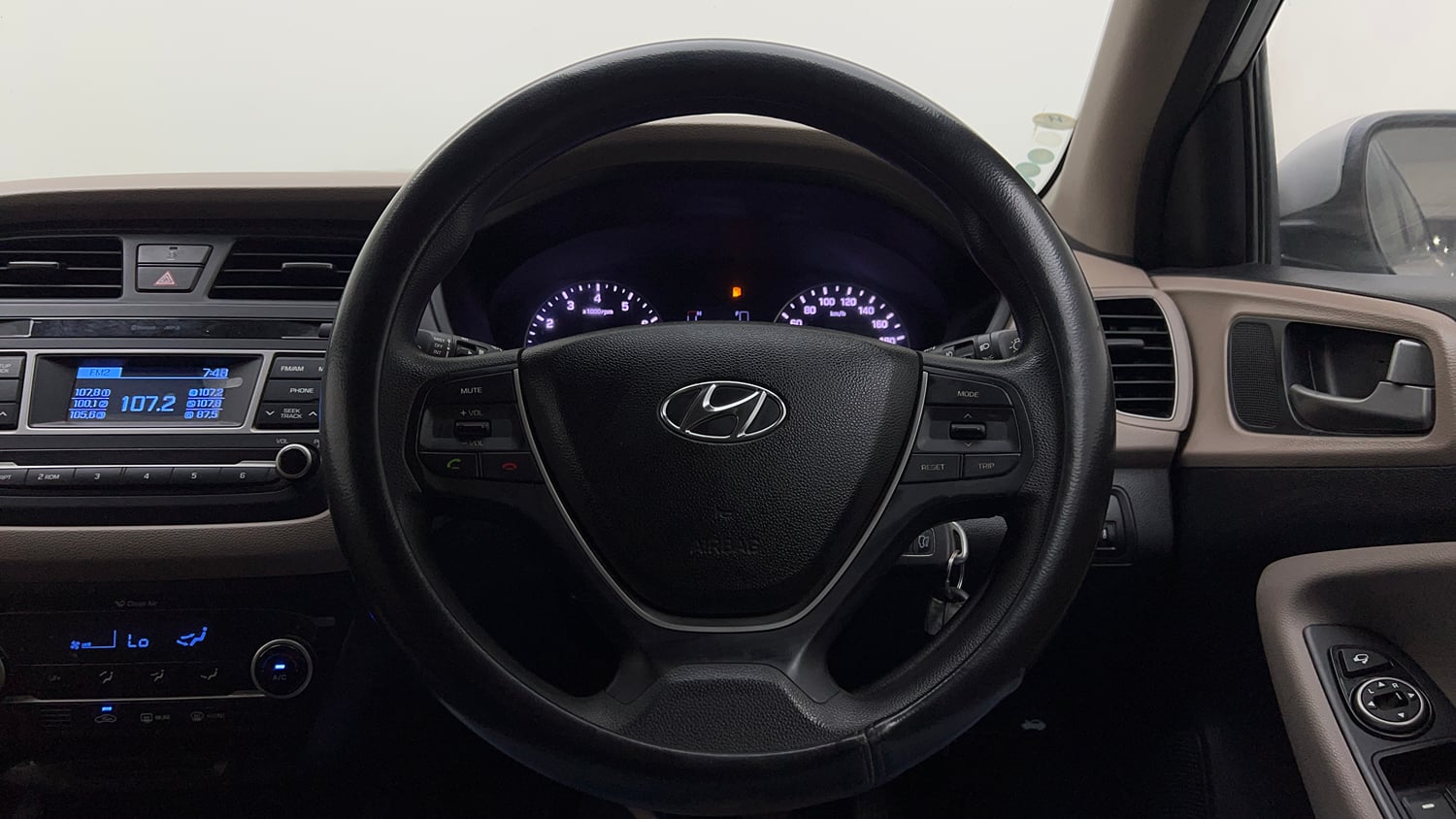 Used 2017 Hyundai Elite i20 Sportz 1.2 Petrol Manual interior STEERING VIEW