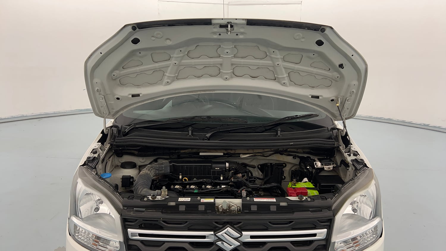 Used 2021 Maruti Suzuki Wagon R ZXi 1.2 Petrol Manual engine ENGINE & BONNET OPEN FRONT VIEW