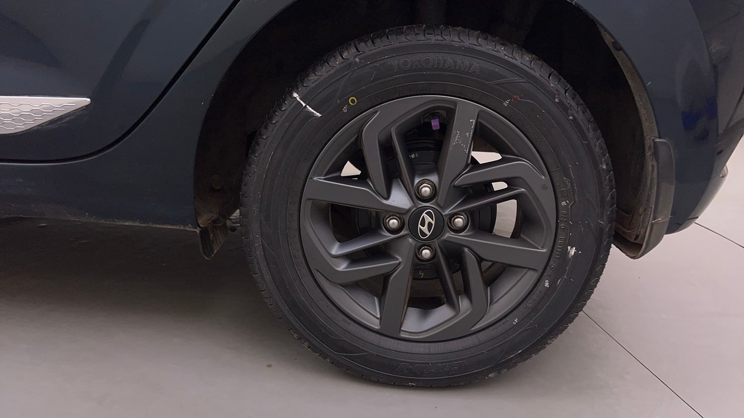 Used 2021 Hyundai Grand i10 Nios Sportz AMT 1.2 Kappa VTVT Petrol Automatic tyres LEFT REAR TYRE RIM VIEW