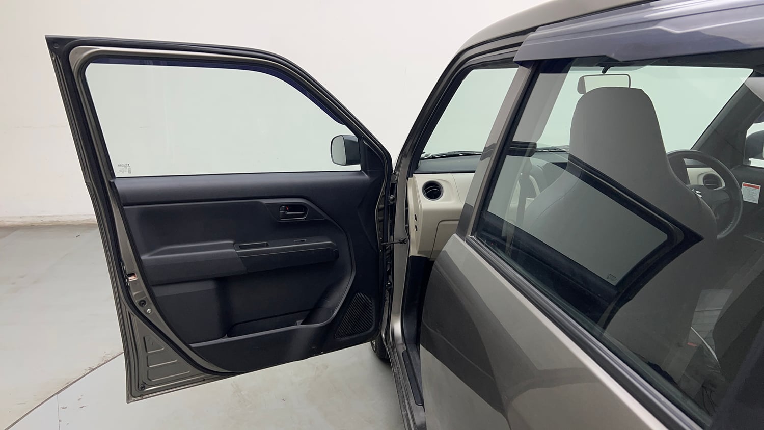 Used 2020 Maruti Suzuki Wagon R LXi (O) 1.0 CNG Cng Manual interior LEFT FRONT DOOR OPEN VIEW
