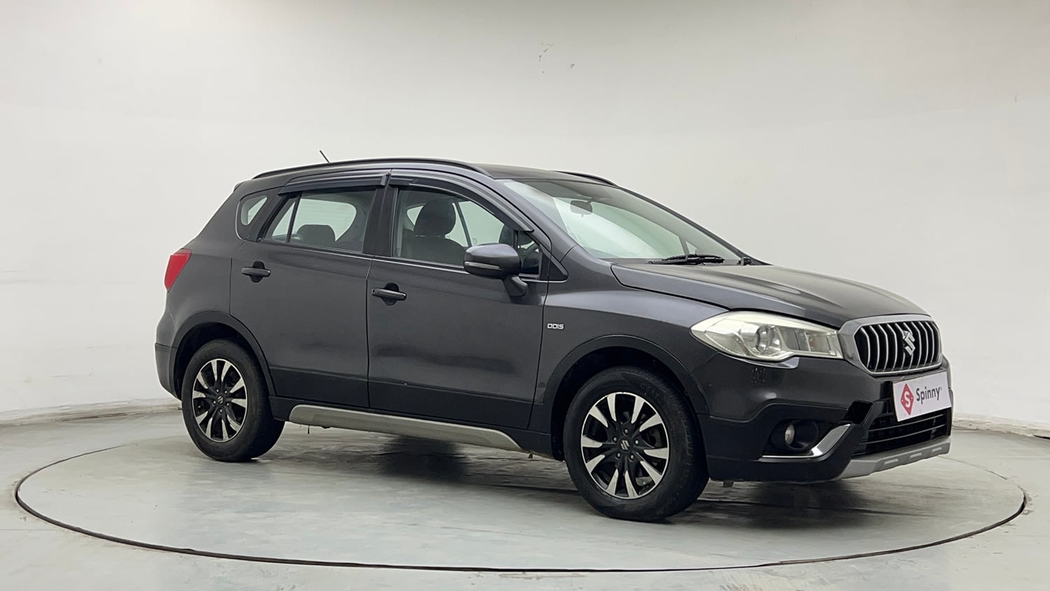Used 2018 Maruti Suzuki S-Cross Zeta 1.3 Diesel Manual exterior RIGHT FRONT CORNER VIEW