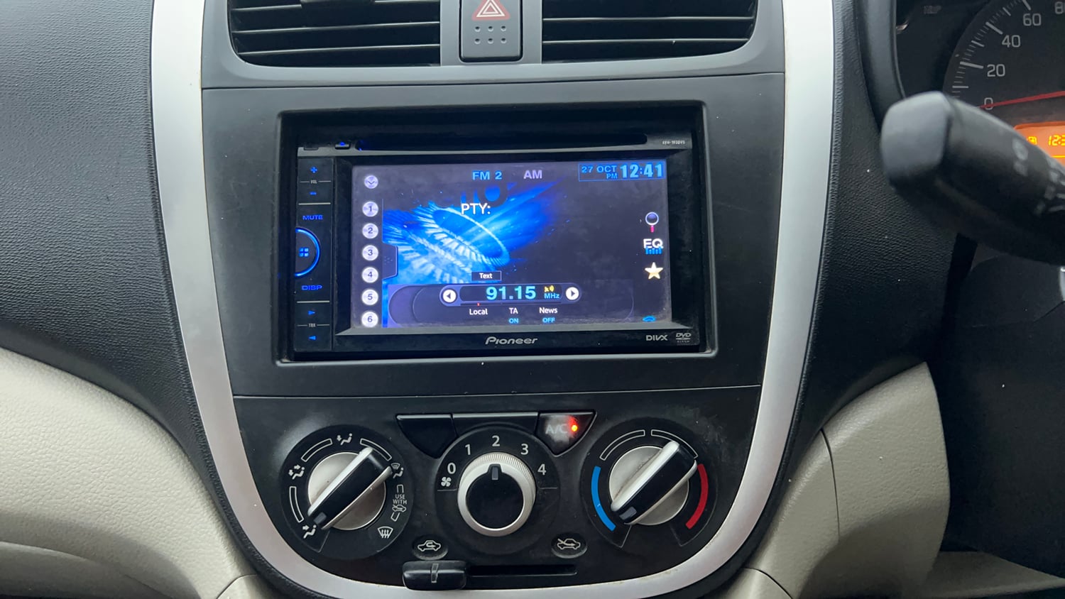 Used 2015 Maruti Suzuki Celerio VXi Petrol Manual interior MUSIC SYSTEM & AC CONTROL VIEW