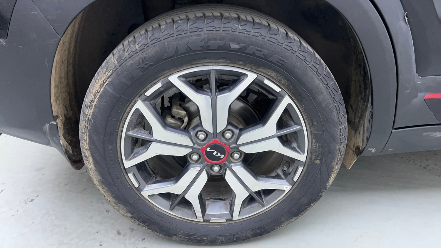 Used 2021 Kia Seltos GTX Plus 1.4 Petrol Manual tyres RIGHT REAR TYRE RIM VIEW