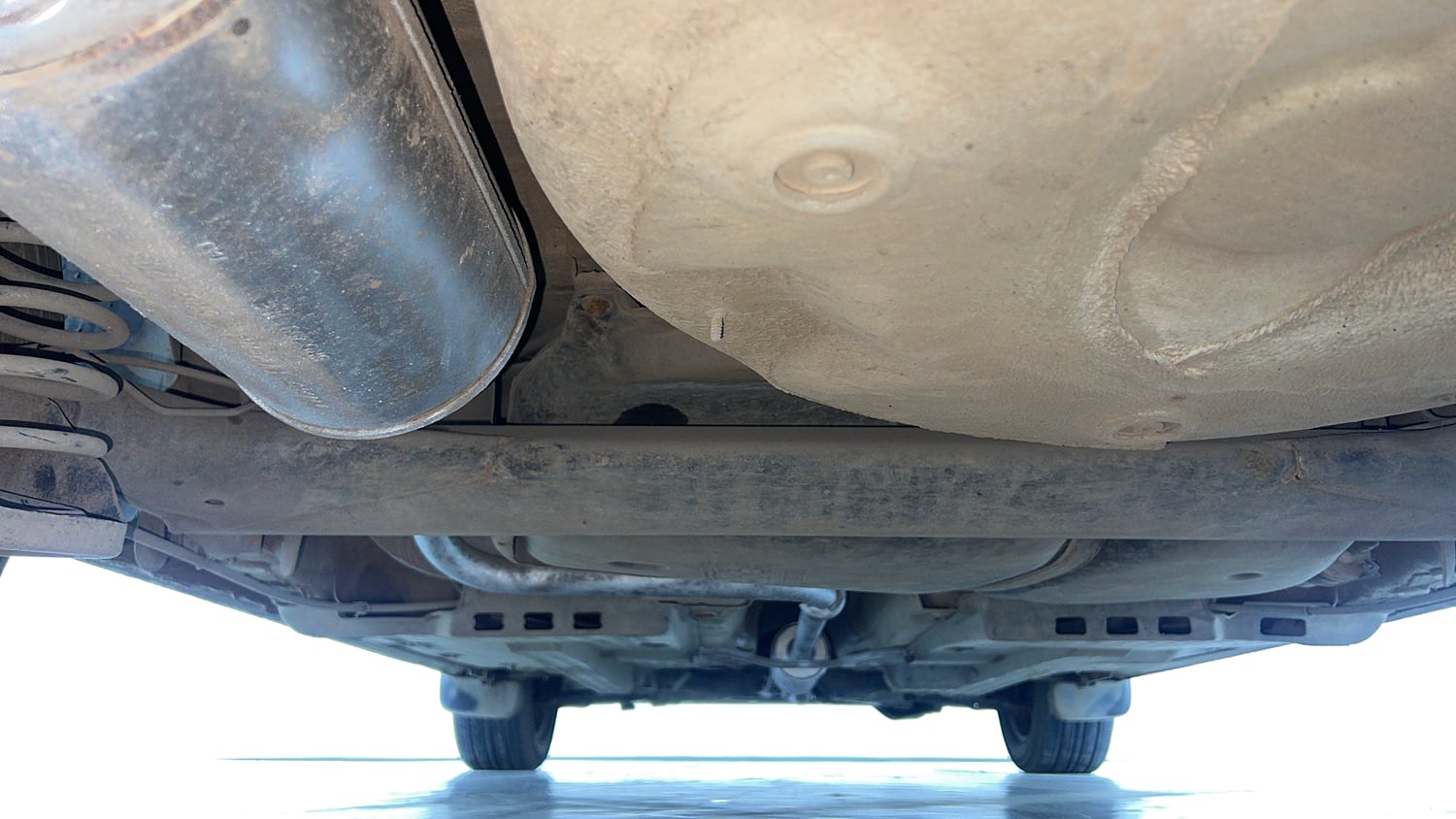 Used 2016 Volkswagen Ameo Comfortline 1.2L (P) Petrol Manual extra REAR UNDERBODY VIEW (TAKEN FROM REAR)