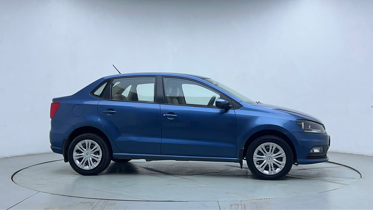 Used 2016 Volkswagen Ameo Comfortline 1.2L (P) Petrol Manual exterior RIGHT SIDE VIEW