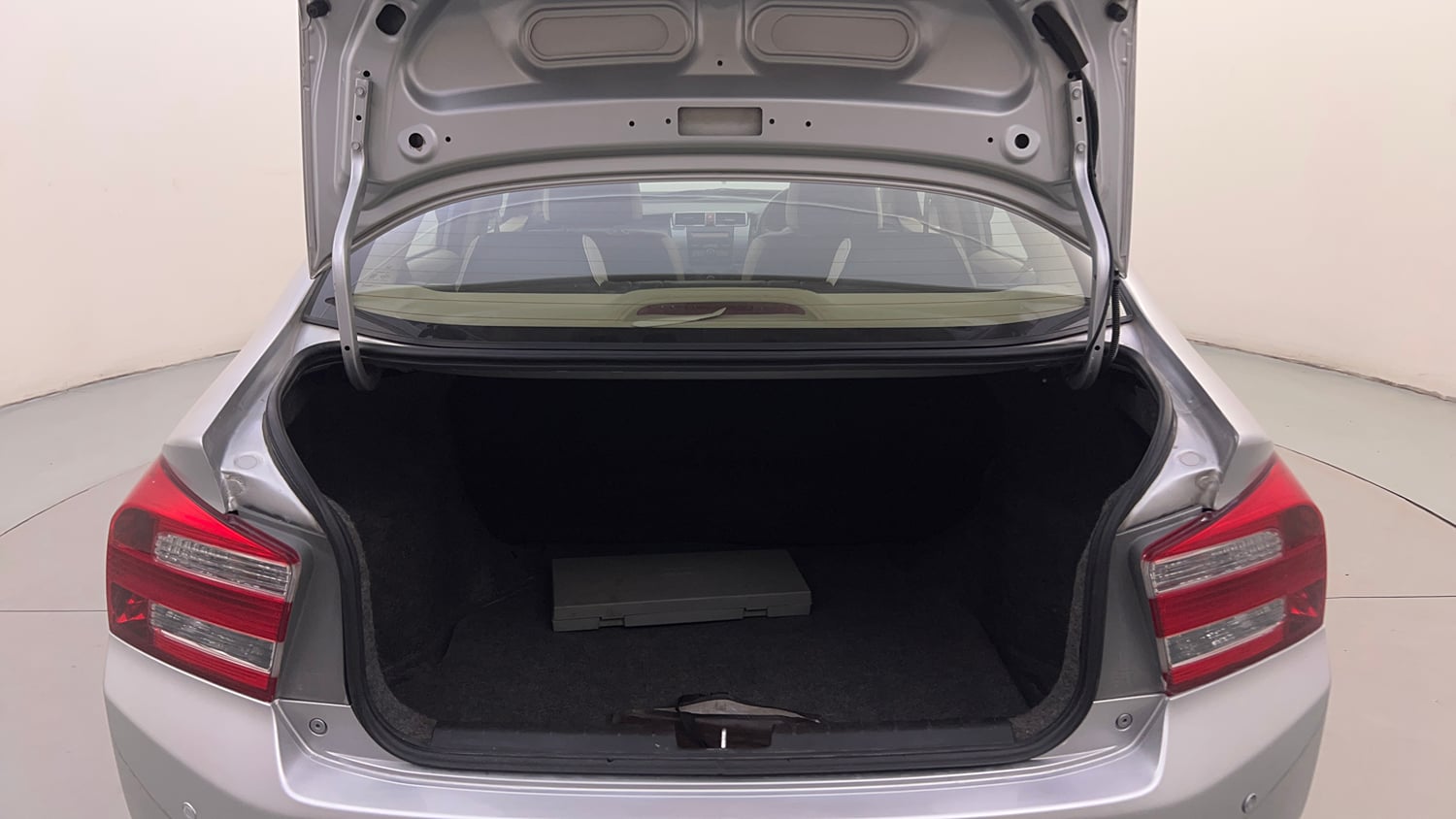 Used 2012 Honda City 1.5 E MT Petrol Manual interior DICKY INSIDE VIEW