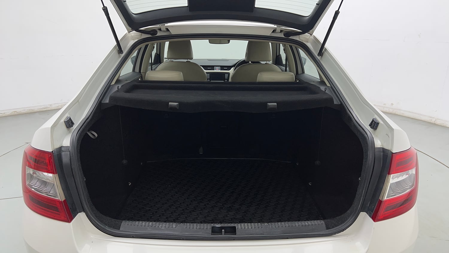 Used 2017 Skoda Octavia 1.8 TSI Ambition Plus AT Petrol Automatic interior DICKY INSIDE VIEW