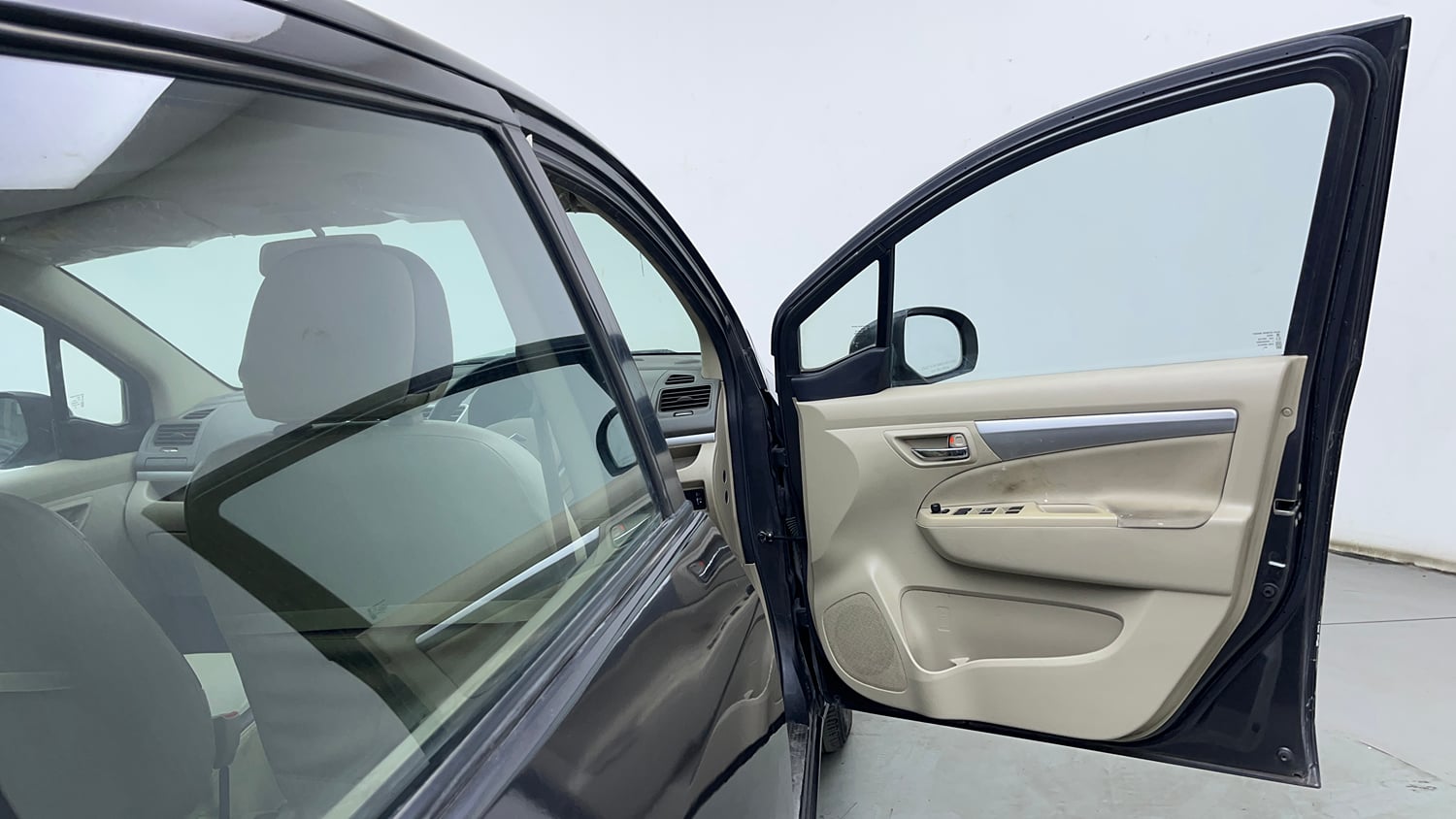 Used 2018 Maruti Suzuki Ertiga ZXI Petrol Manual interior RIGHT FRONT DOOR OPEN VIEW