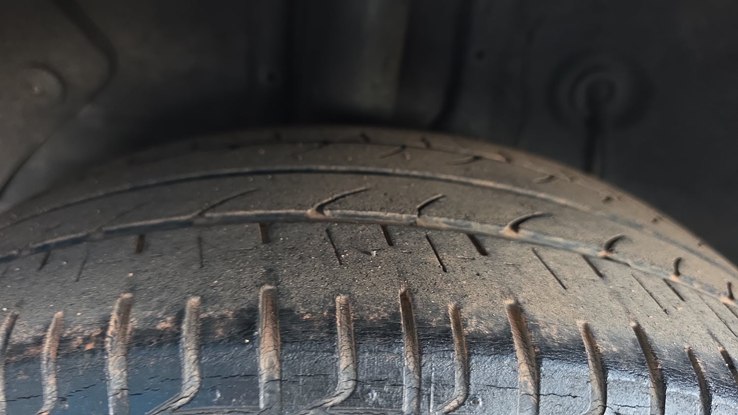 Used 2015 Hyundai Elite i20 Sportz 1.2 (O) Petrol Manual tyres RIGHT REAR TYRE TREAD VIEW