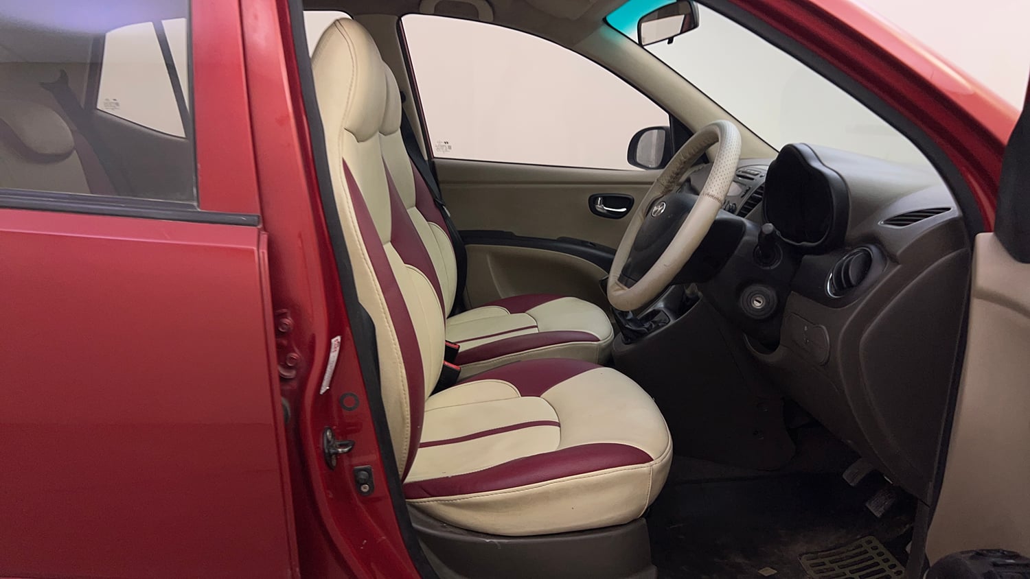 Used 2012 Hyundai i10 Sportz 1.2 Kappa2 Petrol Manual interior RIGHT SIDE FRONT DOOR CABIN VIEW