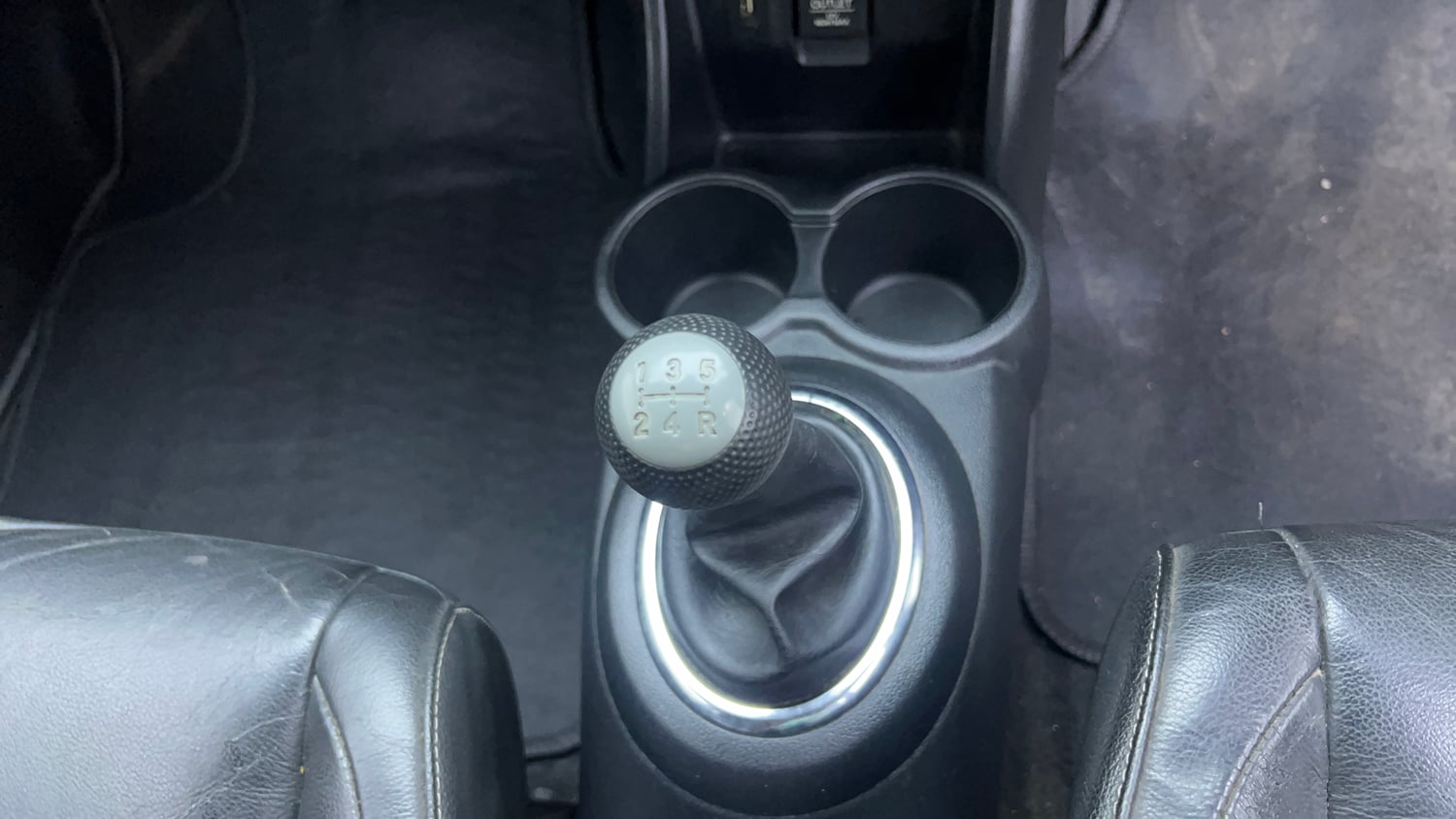 Used 2017 Honda BR-V VX Petrol Petrol Manual interior GEAR  KNOB VIEW