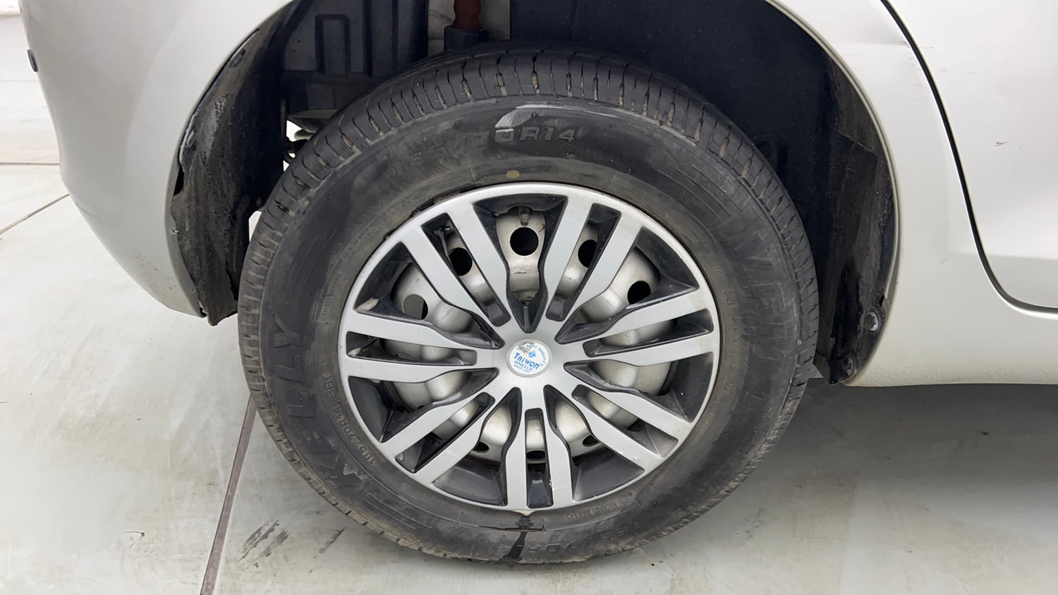 Used 2016 Maruti Suzuki Swift Lxi (O) Petrol Manual tyres RIGHT REAR TYRE RIM VIEW