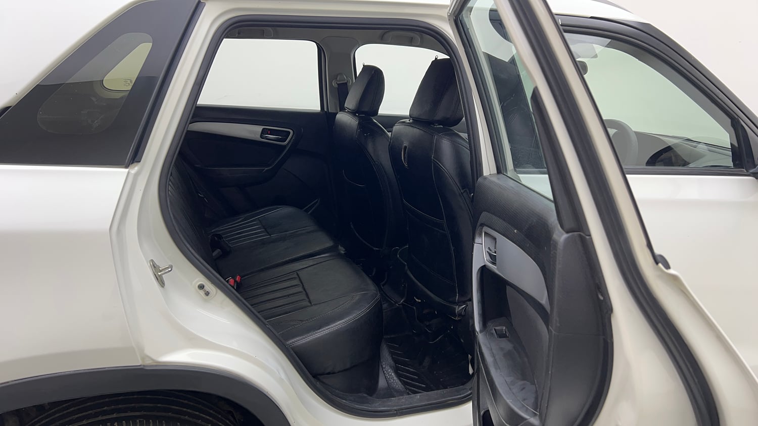 Used 2022 maruti-suzuki Vitara Brezza ZXi Petrol Manual interior RIGHT SIDE REAR DOOR CABIN VIEW