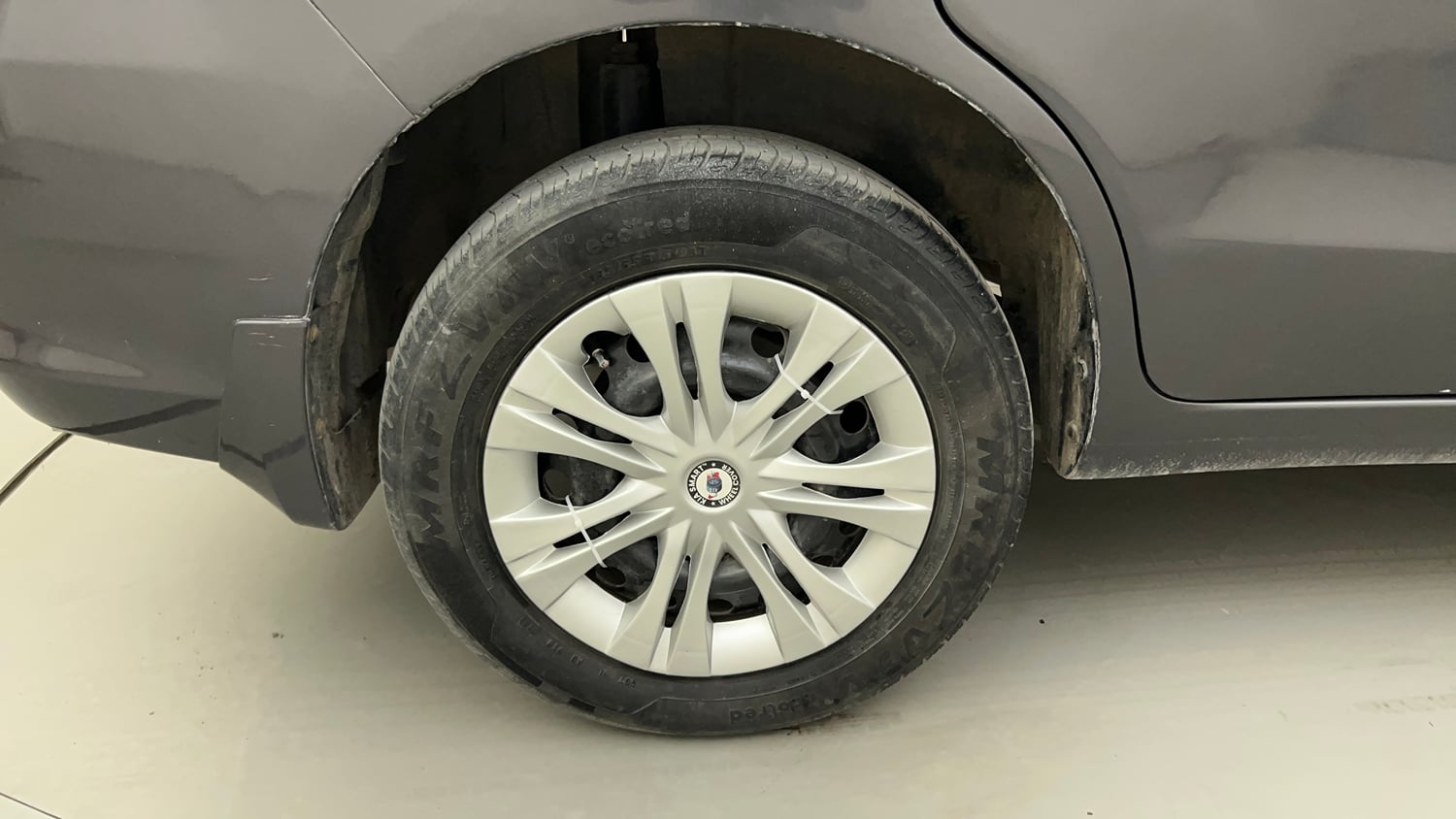 Used 2015 Maruti Suzuki Ertiga VXI CNG (Outside Fitted) Cng Manual tyres RIGHT REAR TYRE RIM VIEW