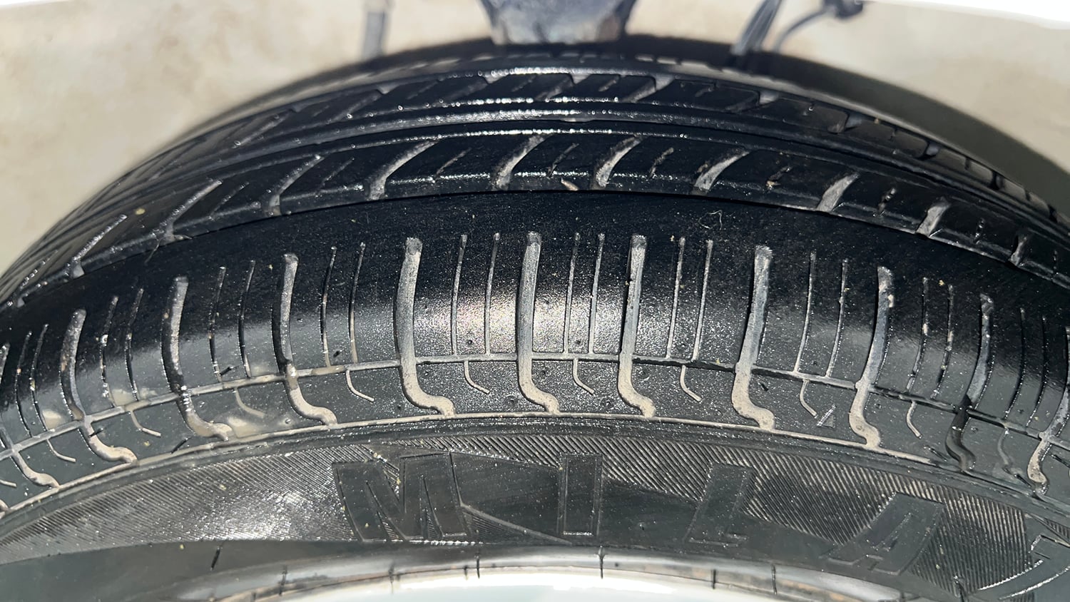 Used 2019 Maruti Suzuki Alto 800 VXi Petrol Manual tyres RIGHT FRONT TYRE TREAD VIEW