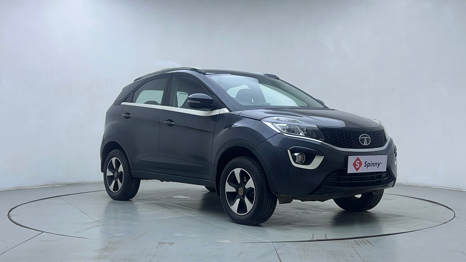 Used 2019 Tata Nexon XZA Plus Petrol Petrol Automatic exterior RIGHT FRONT CORNER VIEW