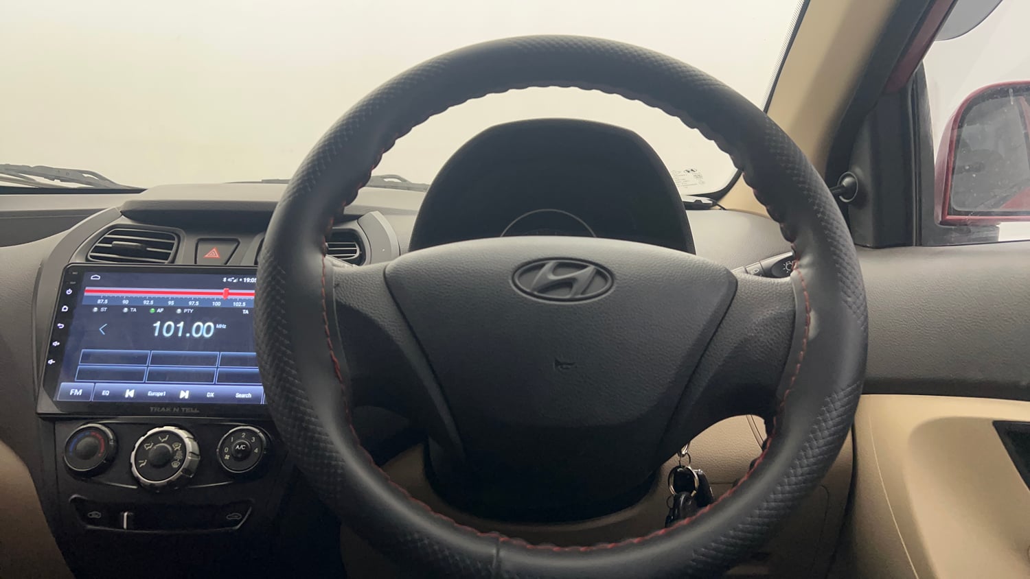 Used 2015 Hyundai Eon Magna + Petrol Manual interior STEERING VIEW