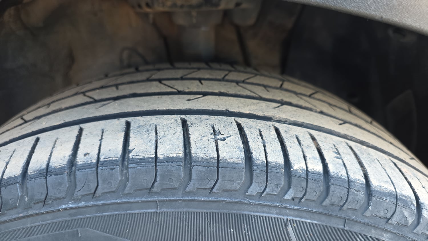 Used 2023 Hyundai Venue SX 1.2 Petrol Petrol Manual tyres RIGHT FRONT TYRE TREAD VIEW