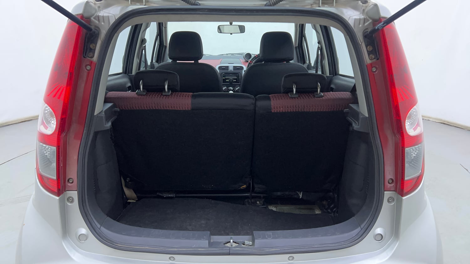 Used 2014 Maruti Suzuki Ritz Vxi BS-IV Petrol Manual interior DICKY INSIDE VIEW