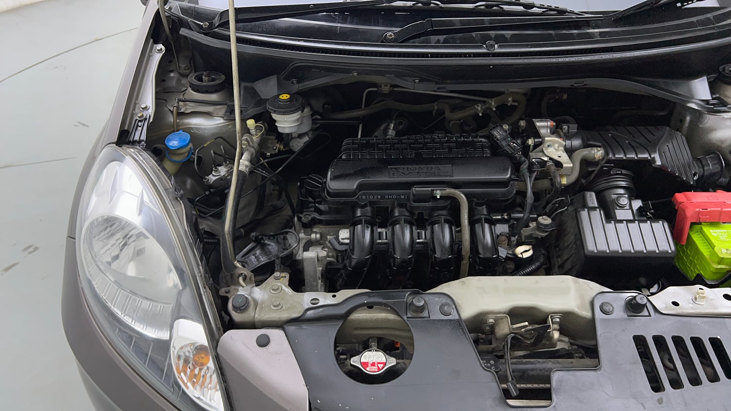 Used 2016 Honda Amaze 1.2 S i-VTEC Petrol Manual engine ENGINE RIGHT SIDE VIEW