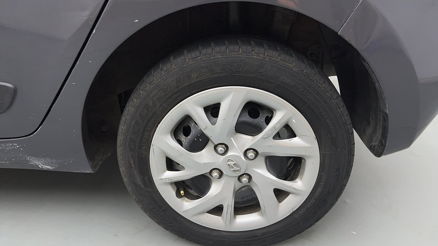 Used 2018 Hyundai Grand i10 Sportz 1.2 Kappa VTVT Petrol Manual tyres LEFT REAR TYRE RIM VIEW