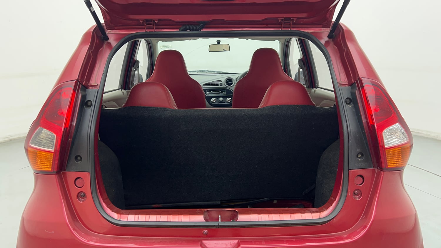 Used 2016 Datsun Redi-GO T (O) Petrol Manual interior DICKY INSIDE VIEW