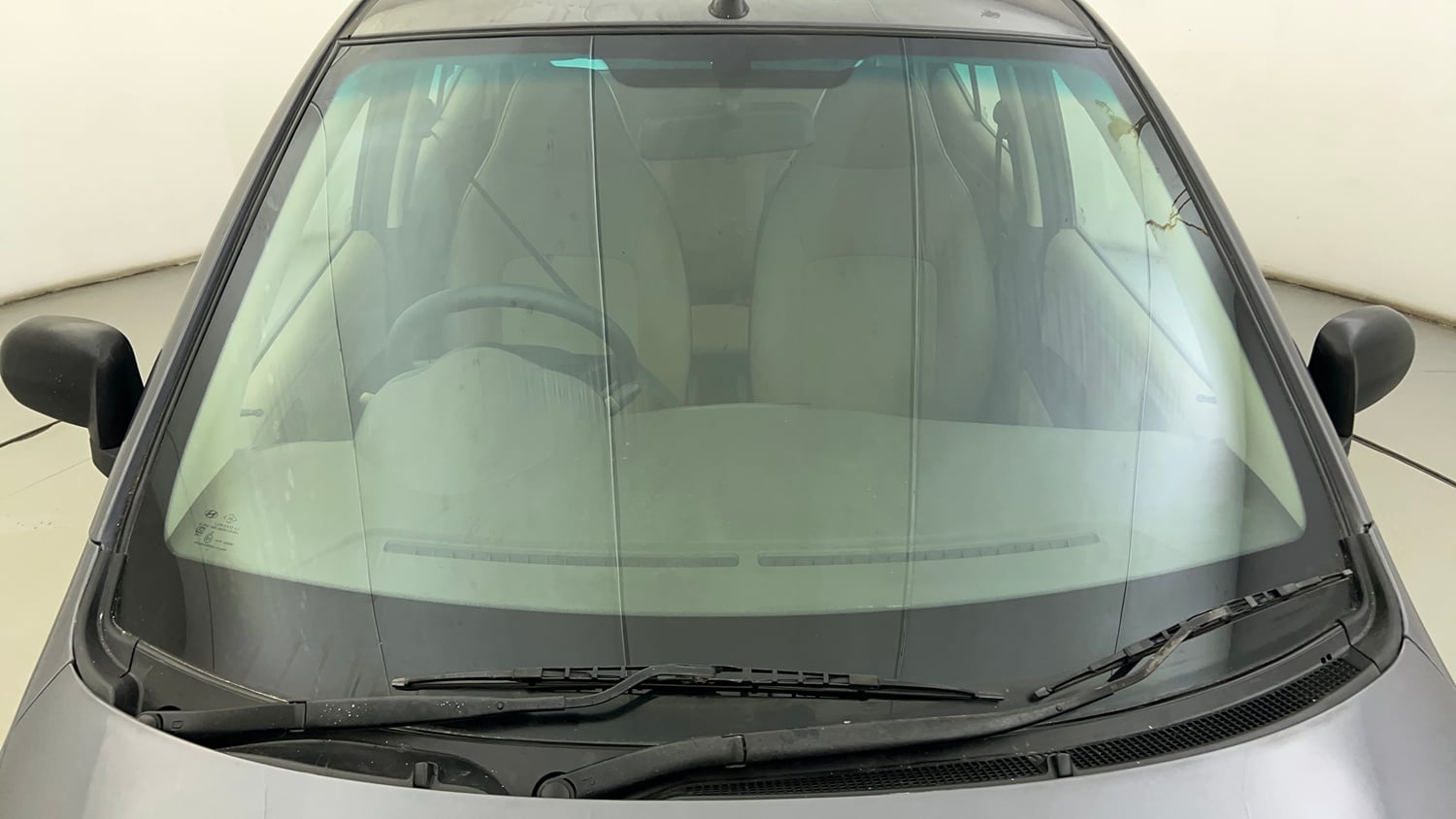 Used 2014 Hyundai i10 Magna 1.1 iRDE2 Petrol Manual exterior FRONT WINDSHIELD VIEW