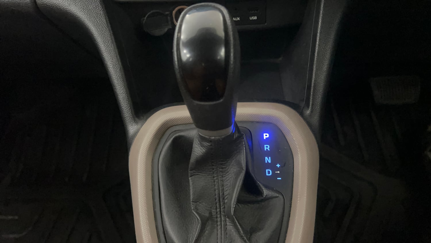 Used 2015 Hyundai Grand i10 Asta AT 1.2 Kappa VTVT Petrol Automatic interior GEAR  KNOB VIEW