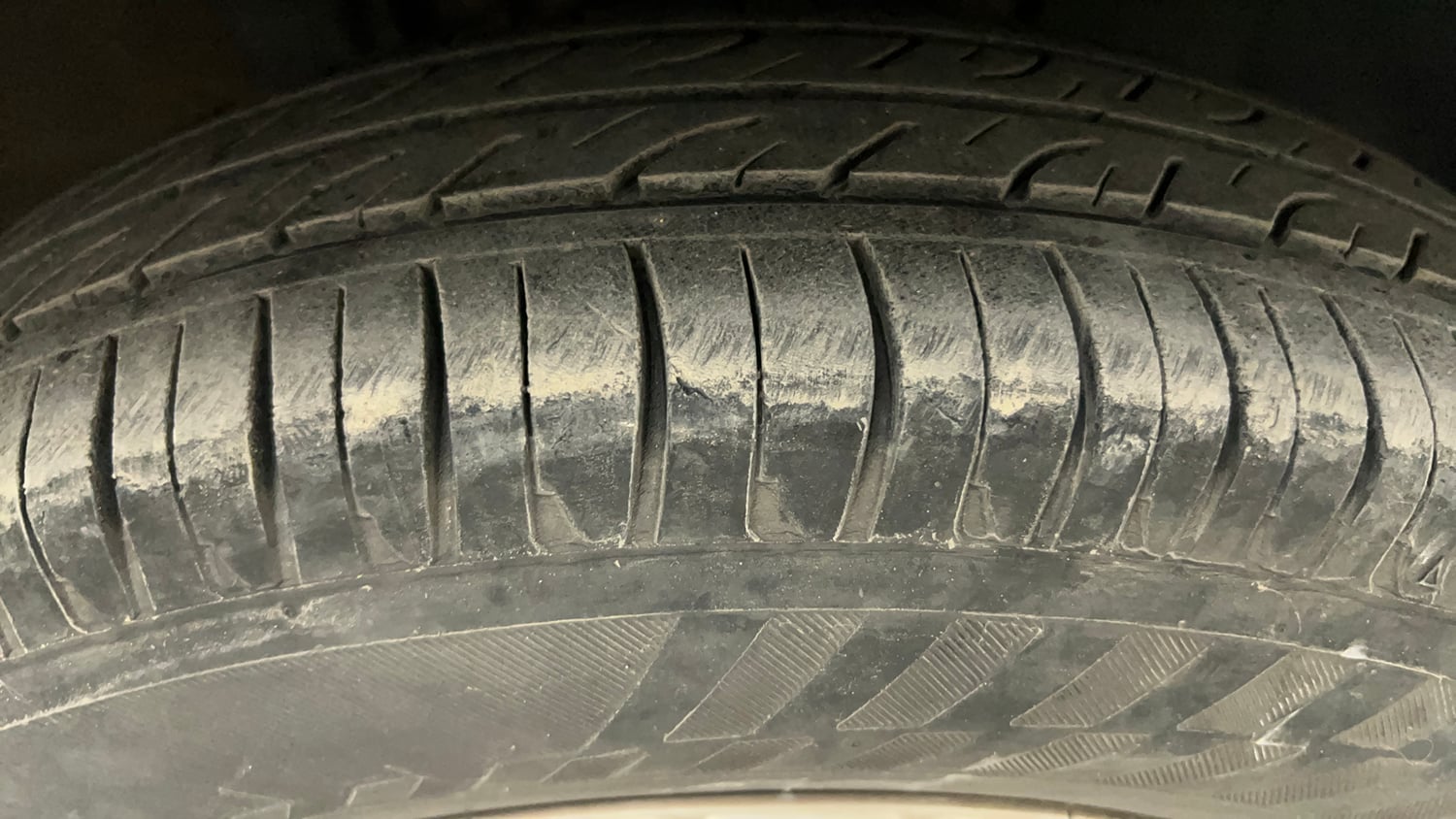 Used 2019 Renault Triber RXZ Petrol Manual tyres RIGHT FRONT TYRE TREAD VIEW
