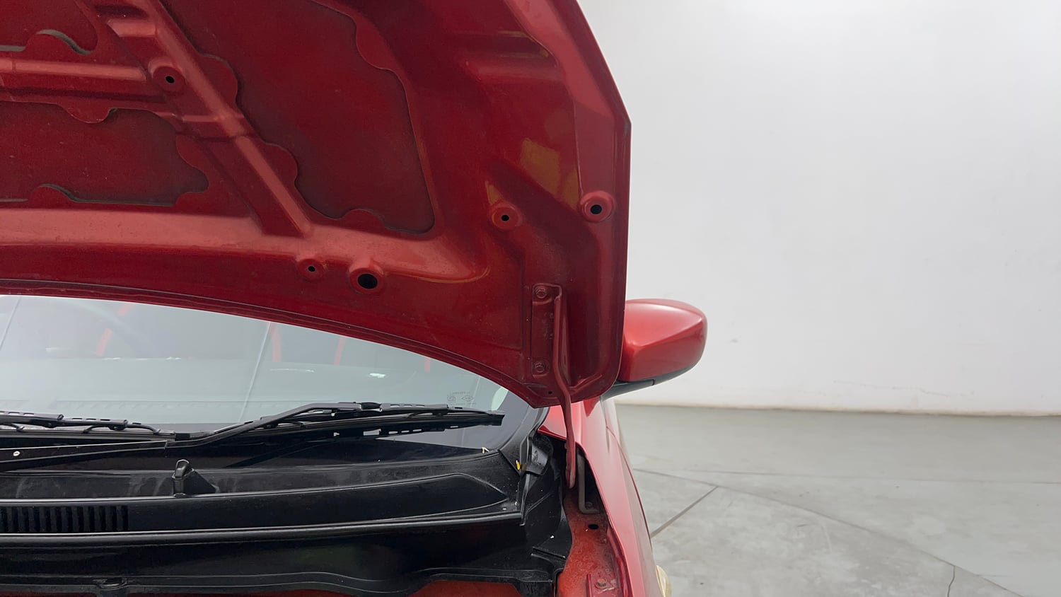Used 2015 Maruti Suzuki Celerio VXi Petrol Manual engine ENGINE LEFT SIDE HINGE & APRON VIEW