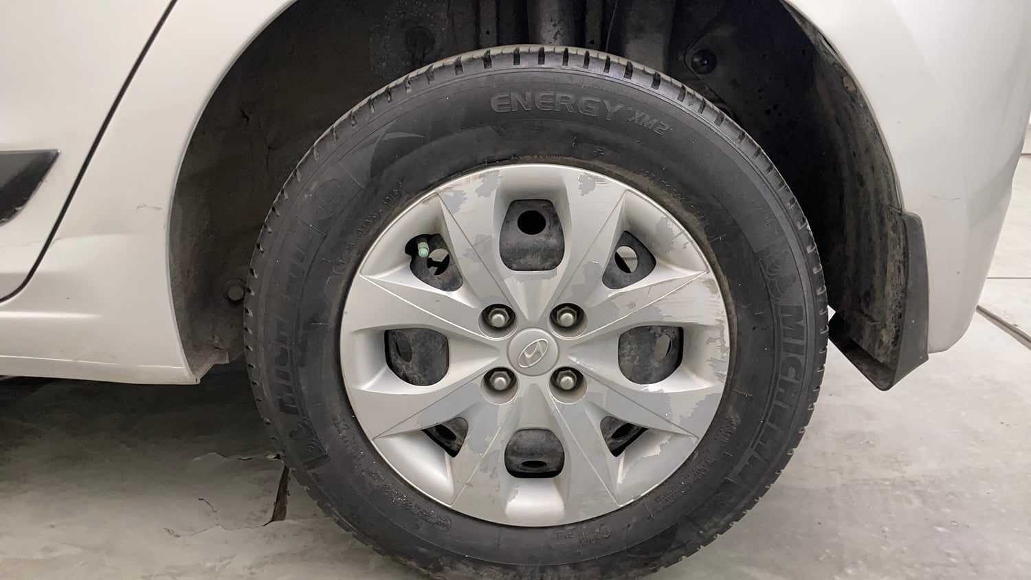 Used 2016 Hyundai Elite i20 Sportz 1.4 CRDI Diesel Manual tyres LEFT REAR TYRE RIM VIEW